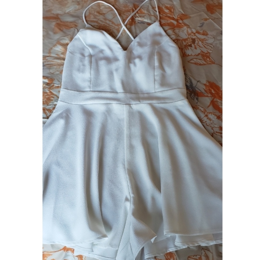 ❣NWOT Fashion Nova Skinny Strap Romper ❣